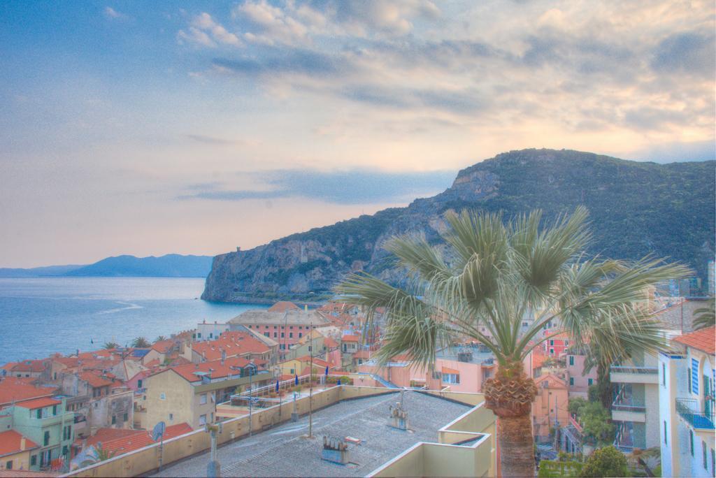 Hotel Deutsche Familien Finale Ligure Buitenkant foto