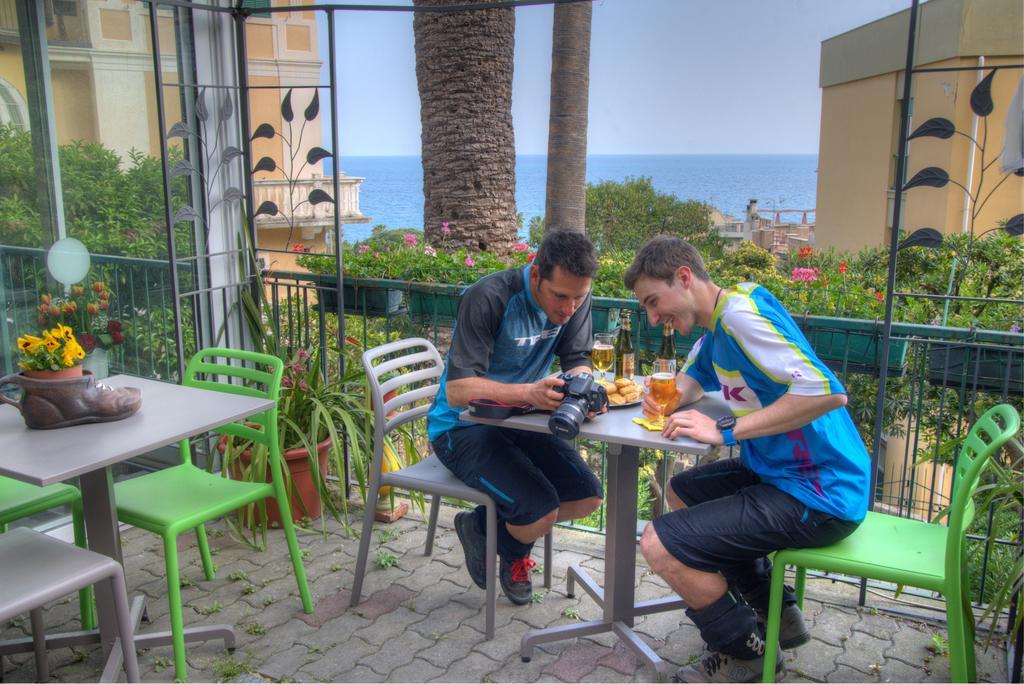 Hotel Deutsche Familien Finale Ligure Buitenkant foto