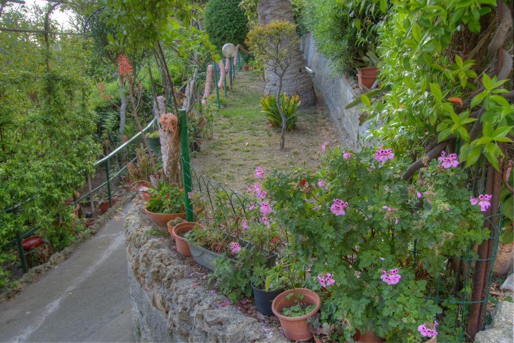 Hotel Deutsche Familien Finale Ligure Buitenkant foto