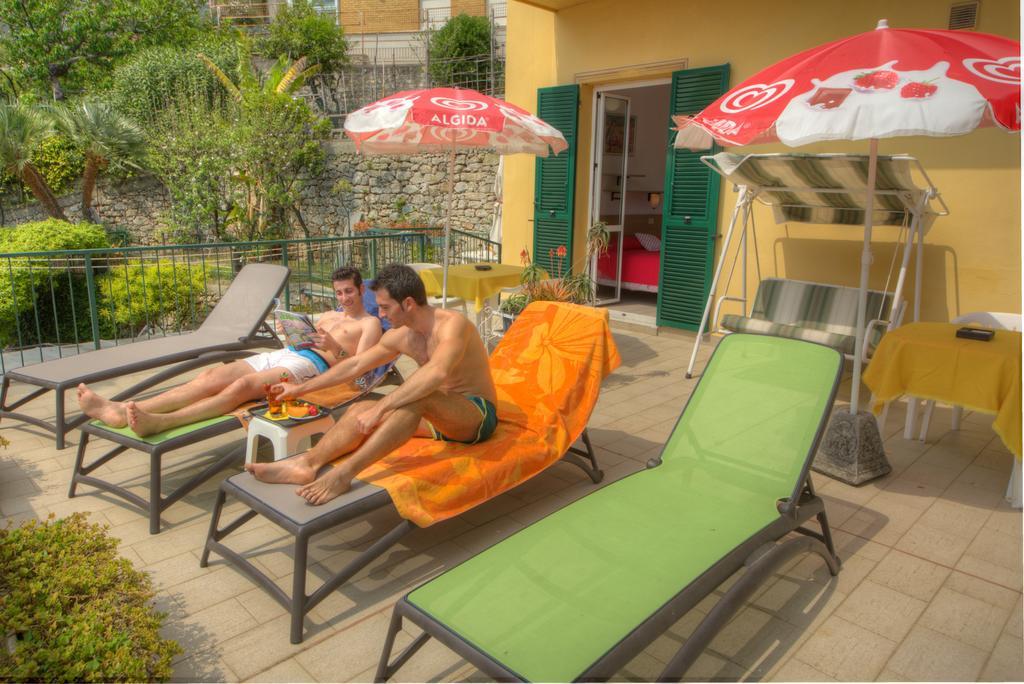 Hotel Deutsche Familien Finale Ligure Buitenkant foto