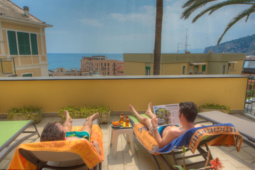 Hotel Deutsche Familien Finale Ligure Buitenkant foto