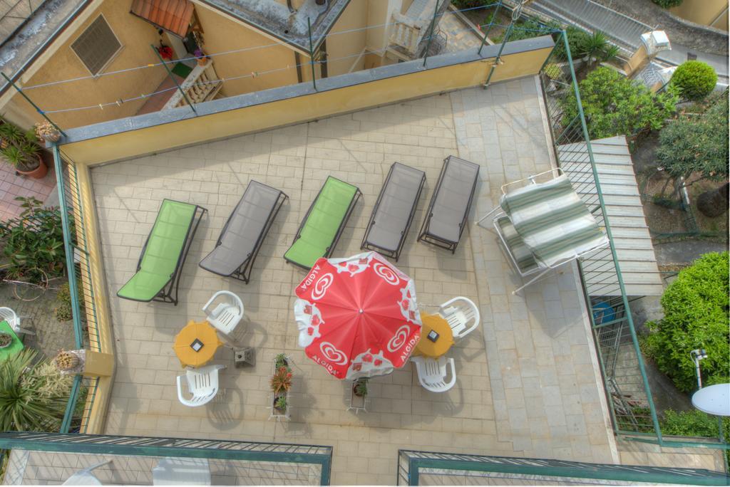 Hotel Deutsche Familien Finale Ligure Buitenkant foto