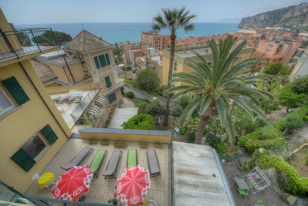 Hotel Deutsche Familien Finale Ligure Buitenkant foto