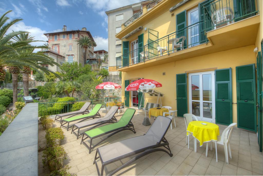 Hotel Deutsche Familien Finale Ligure Buitenkant foto