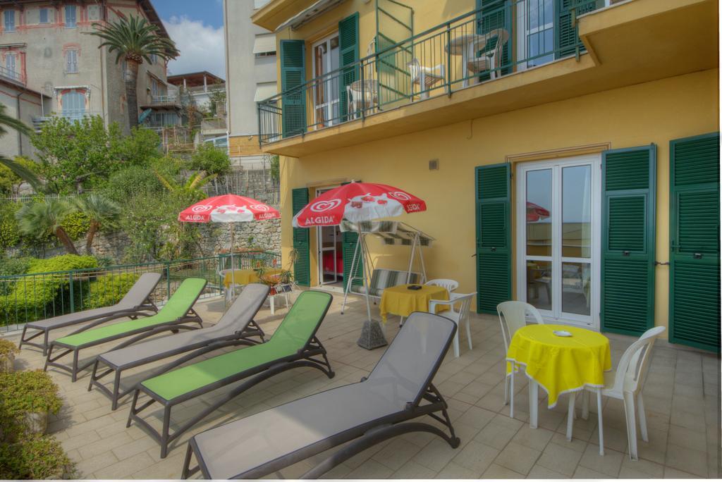 Hotel Deutsche Familien Finale Ligure Buitenkant foto