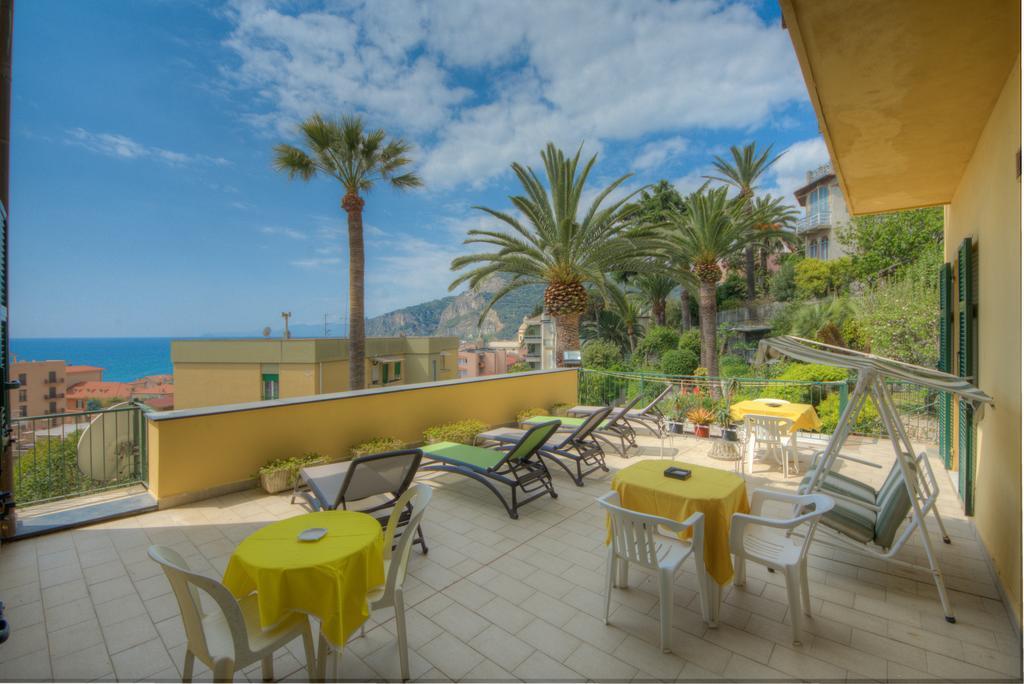 Hotel Deutsche Familien Finale Ligure Buitenkant foto