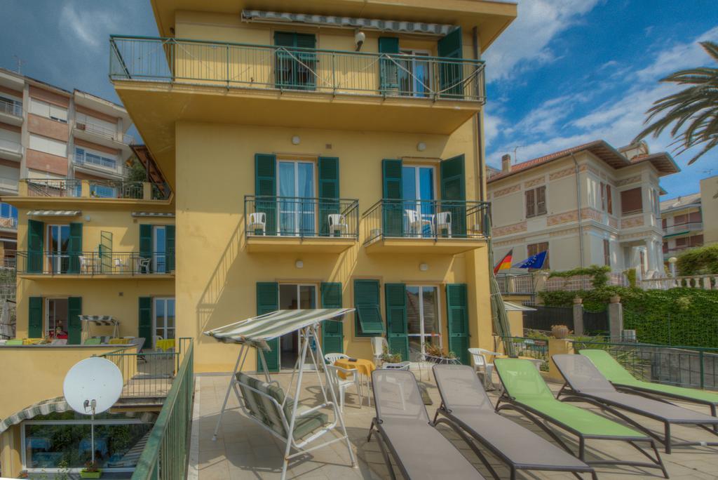 Hotel Deutsche Familien Finale Ligure Buitenkant foto