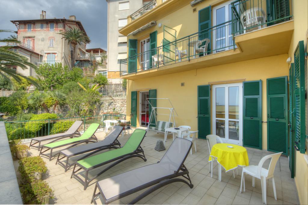 Hotel Deutsche Familien Finale Ligure Buitenkant foto