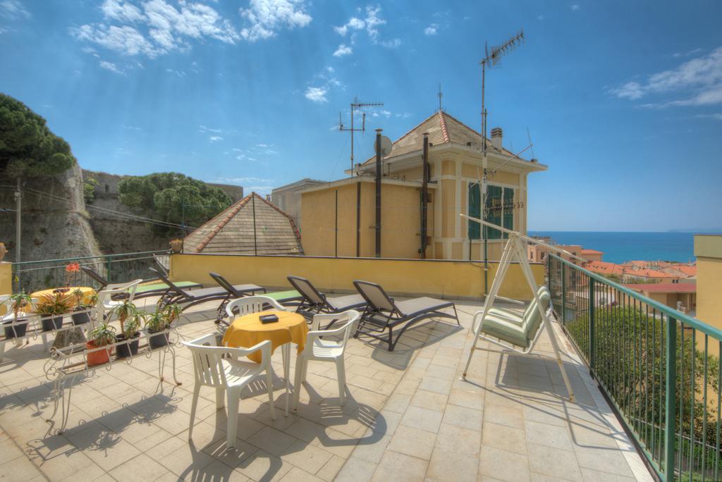 Hotel Deutsche Familien Finale Ligure Buitenkant foto