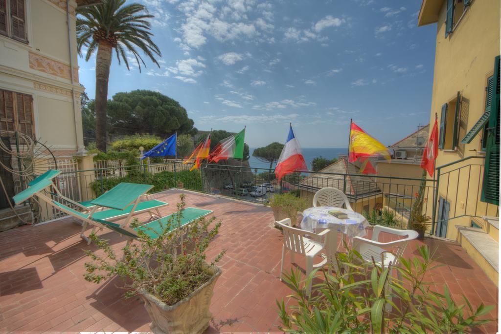 Hotel Deutsche Familien Finale Ligure Buitenkant foto