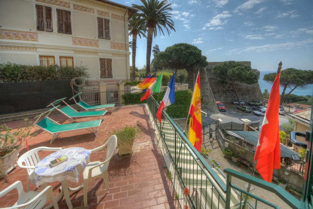 Hotel Deutsche Familien Finale Ligure Buitenkant foto