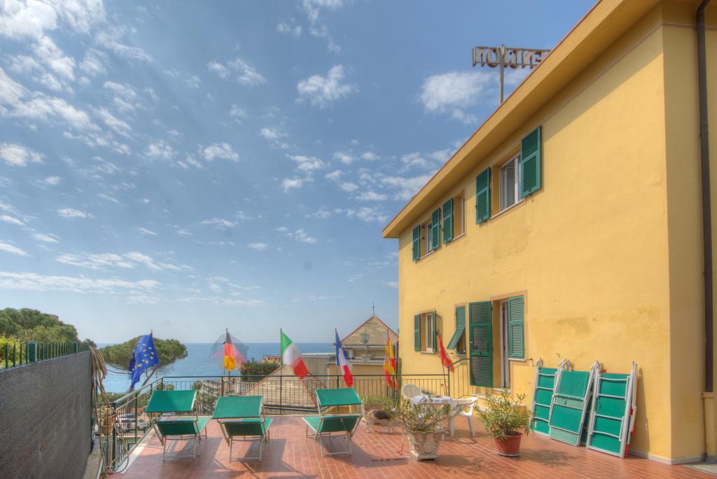 Hotel Deutsche Familien Finale Ligure Buitenkant foto