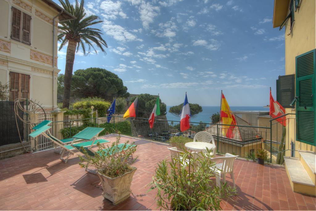 Hotel Deutsche Familien Finale Ligure Buitenkant foto
