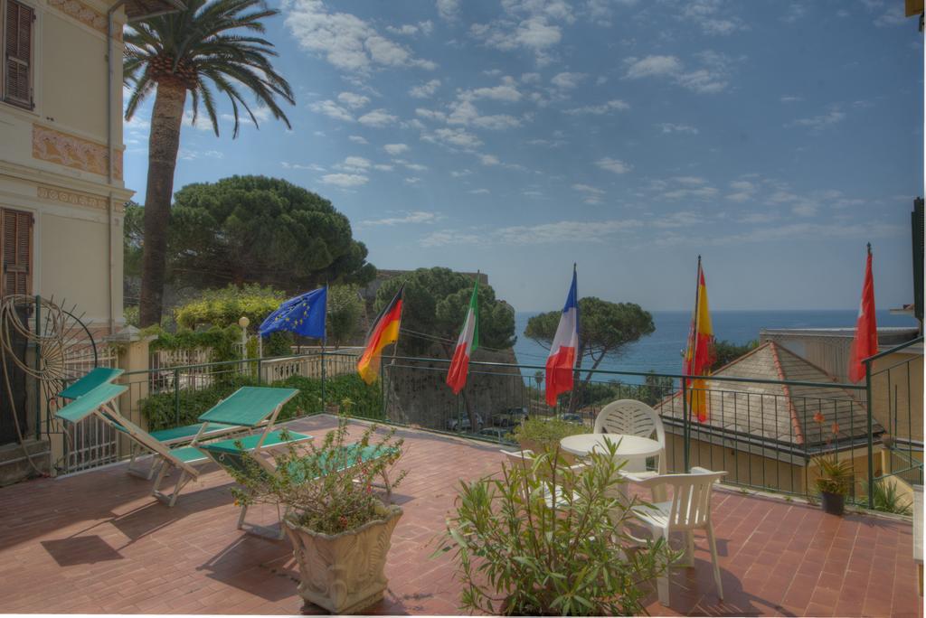 Hotel Deutsche Familien Finale Ligure Buitenkant foto